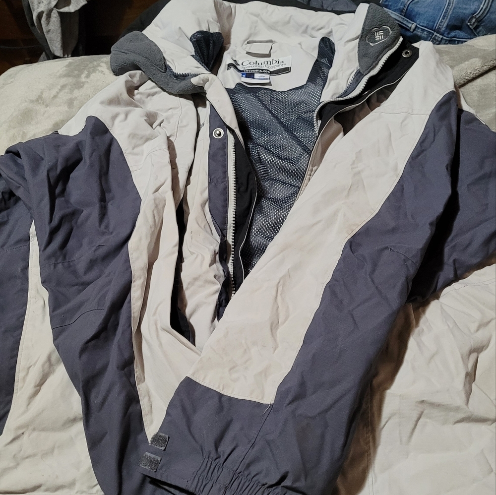 Columbia wind breaker!